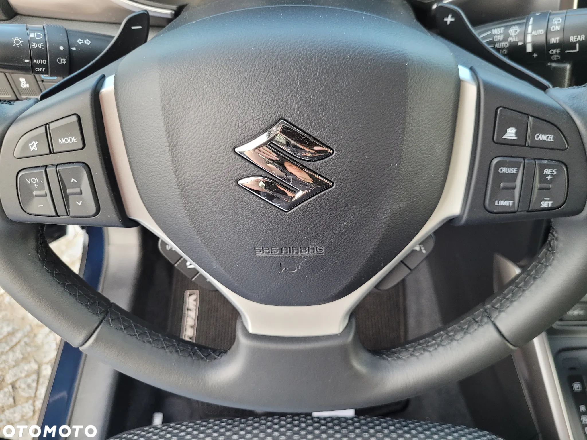Suzuki Vitara 1.5 Dualjet Hybrid Allgrip AGS Comfort "SHINKAI" - 6