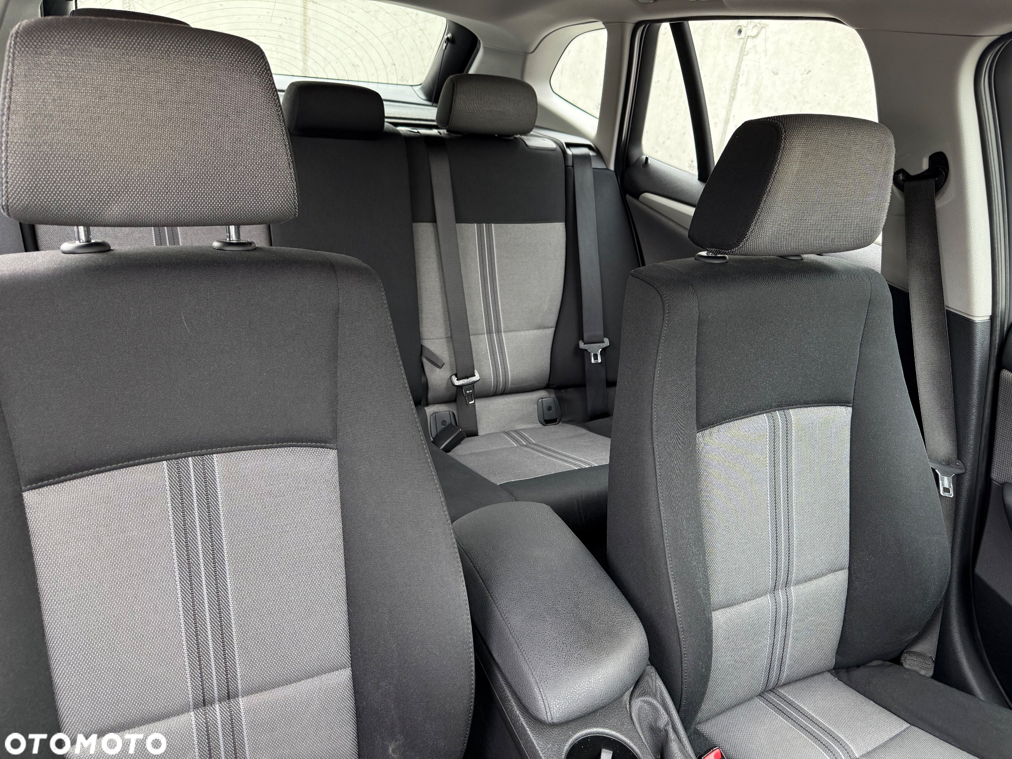 BMW X1 xDrive20i - 16