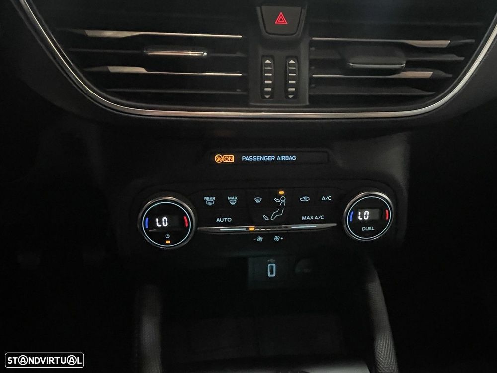 Ford Focus 1.0 EcoBoost Active - 19