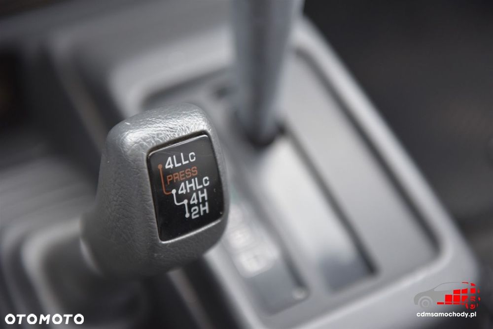 Mitsubishi Pajero - 25