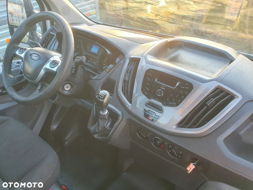 Ford Tranzit - 26