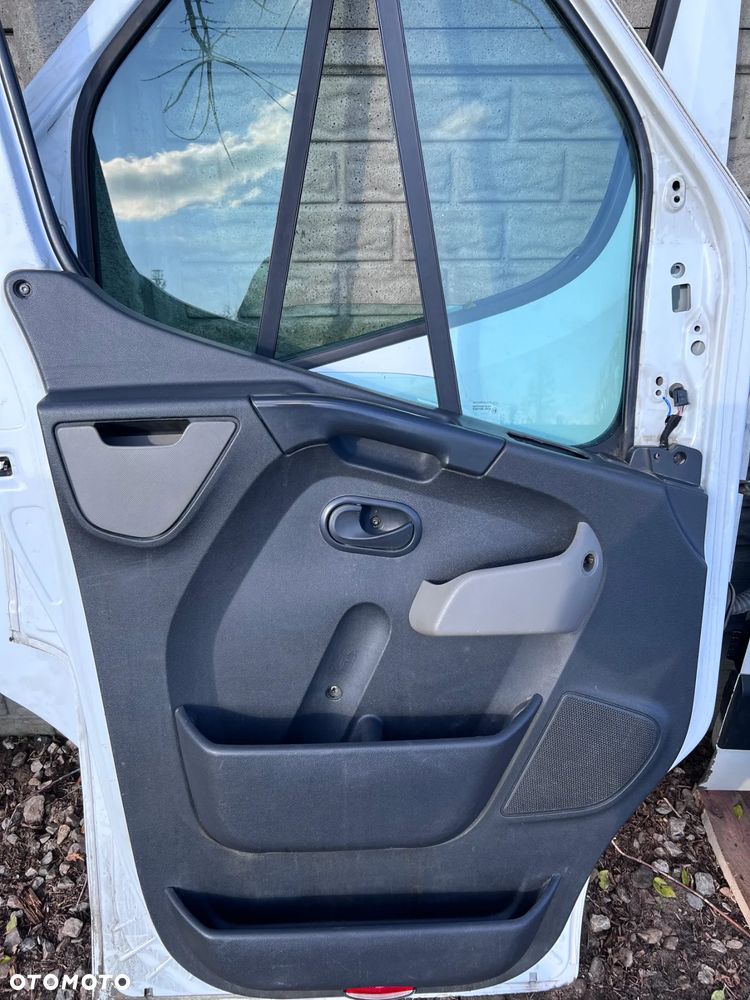 Boczek lewy Renault Master III - 1