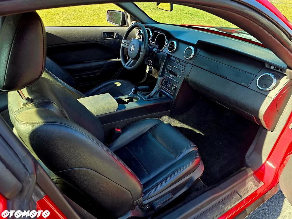 Ford Mustang - 8