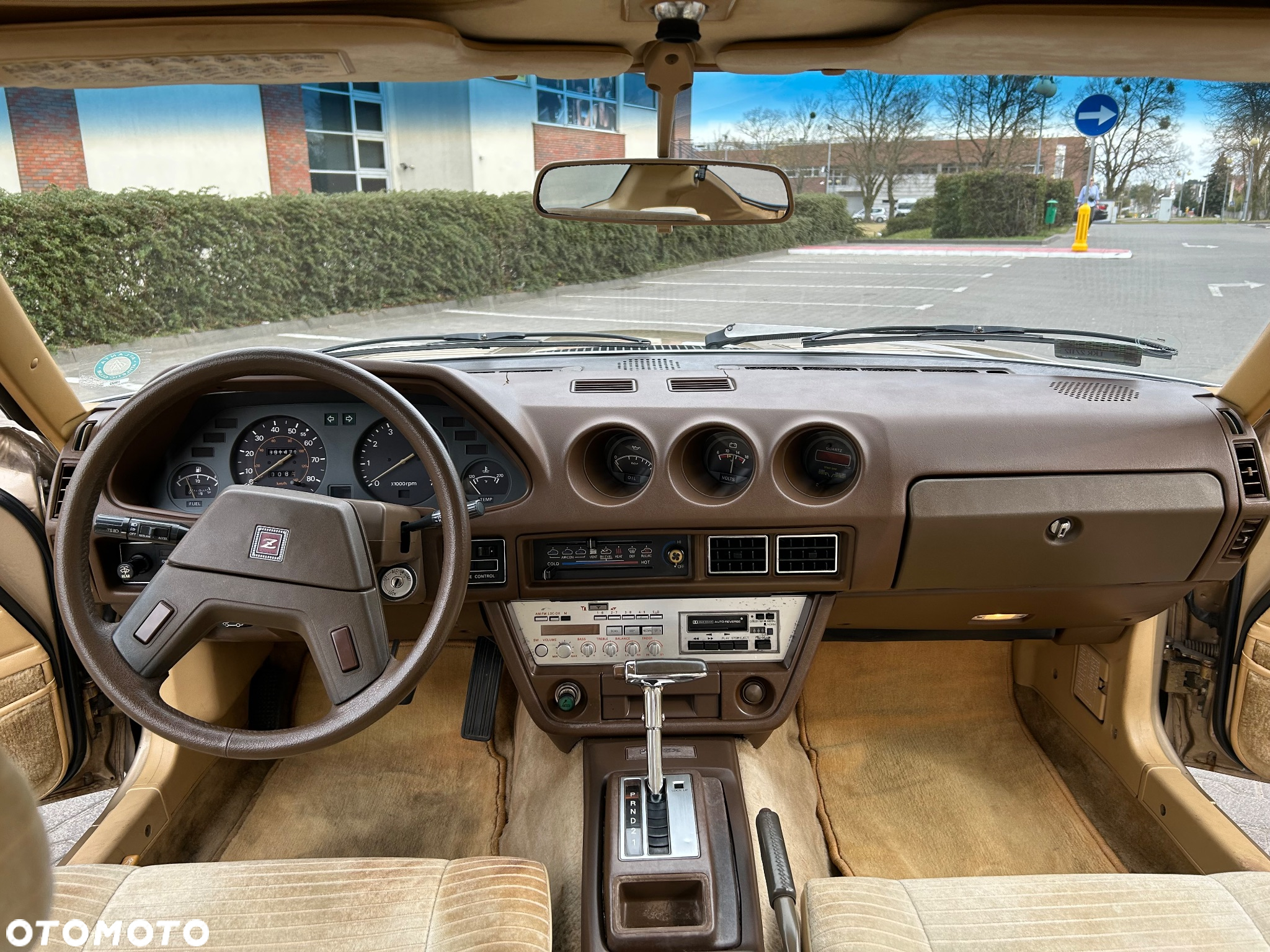 Nissan 280 ZX - 12