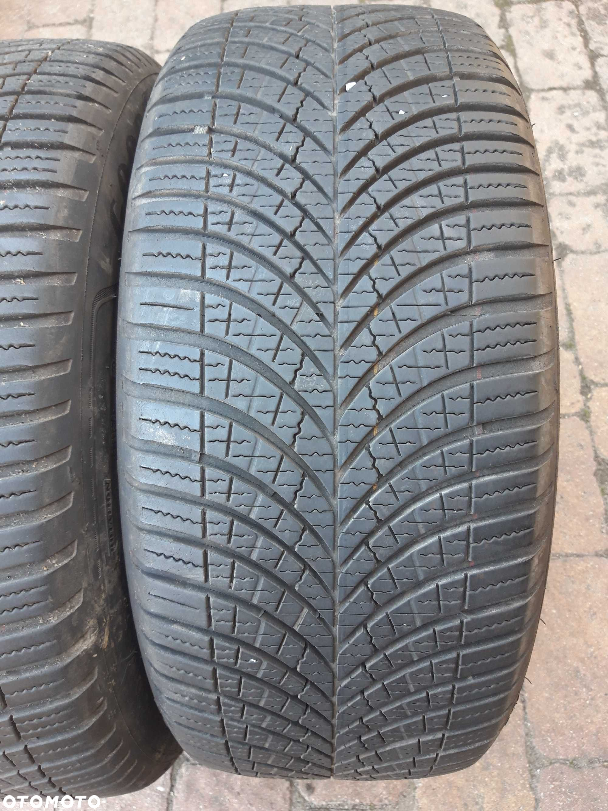 225/45/17 94W Goodyear Vector 4 Seasons Gen 3 - 2