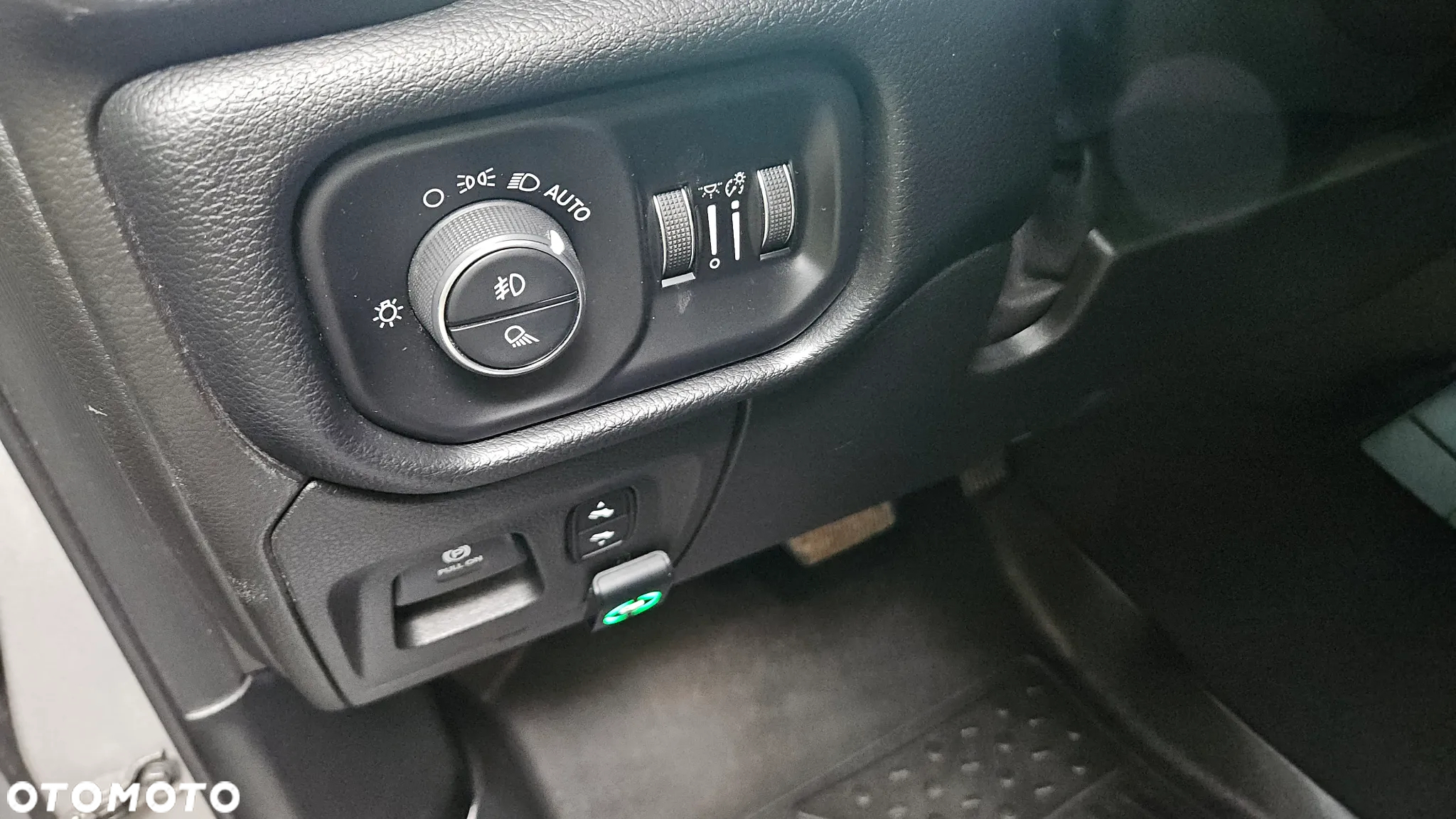 Dodge RAM 1500 5.7 4x4 - 25