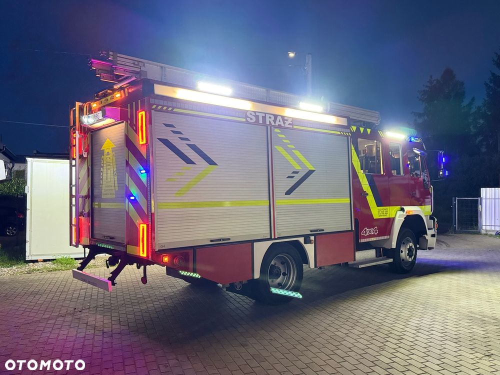 MAN Straż pożarna pojazd pożarniczy wóz strażacki MAN L80 GBA średni terenowy- uterenowiony 4x4 CNBOP 3000l wody wyciągarka mechaniczna reduktor blokady przedniego i tylnego mostu, maszt oświetleniowy - 4