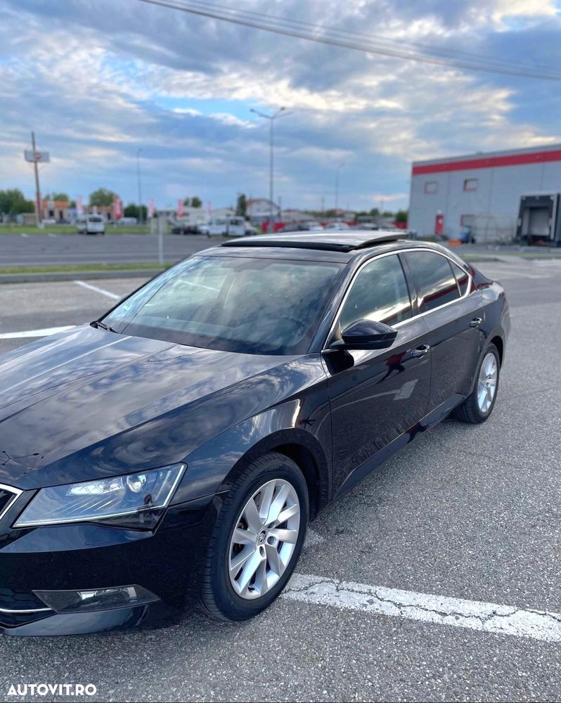 Skoda Superb 2.0 TDI DSG Style - 4