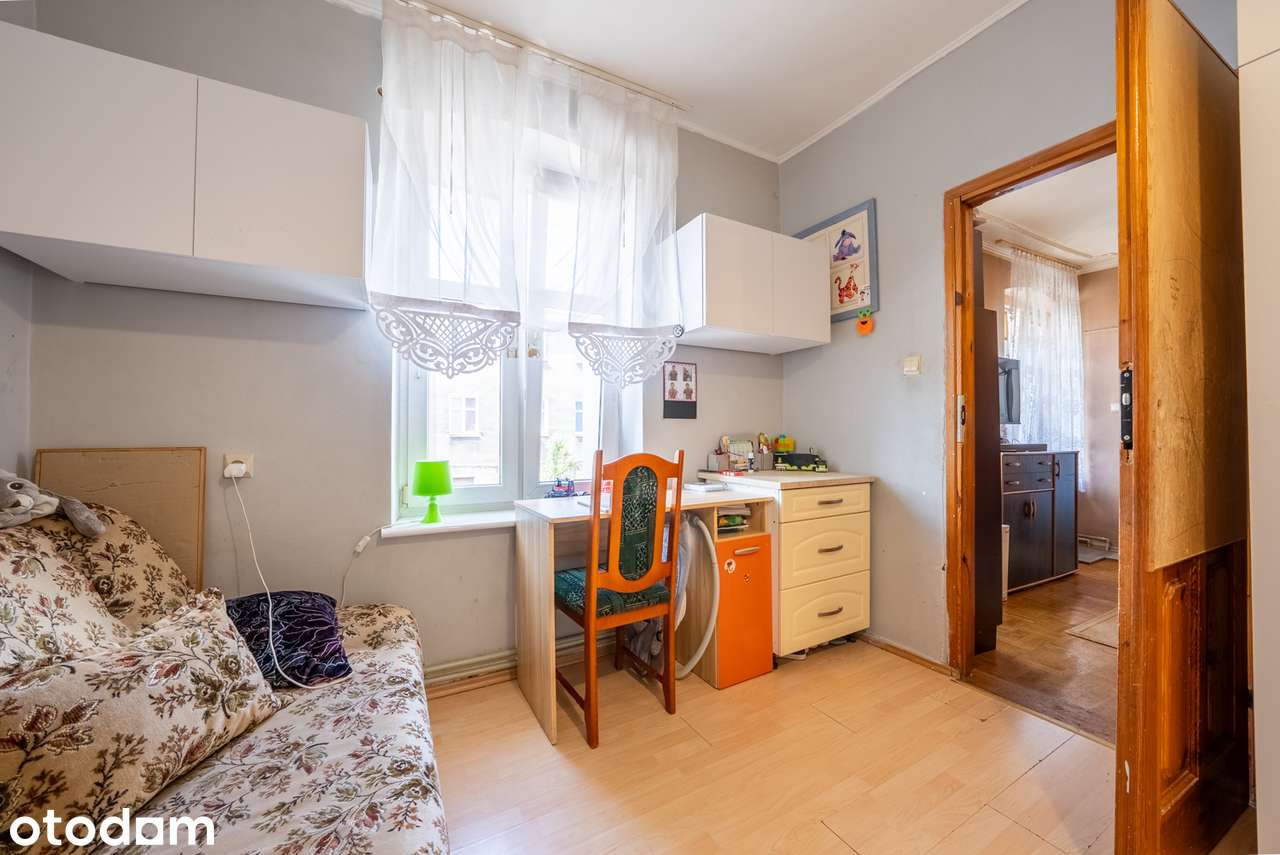 MIESZKANIE 49,5 M2 NA PIERWSZYM PIĘTRZE + KOMÓRKA LOKATORSKA