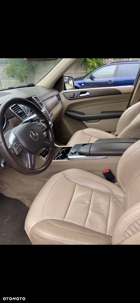 Mercedes-Benz ML 350 BlueTec 4-Matic - 4