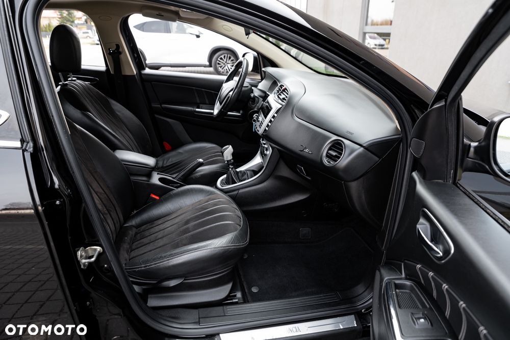 Lancia Delta 1.4 T-Jet Argento Euro5 - 23