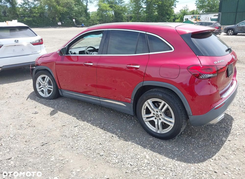 Mercedes-Benz GLA 250 8G-DCT AMG Line - 4
