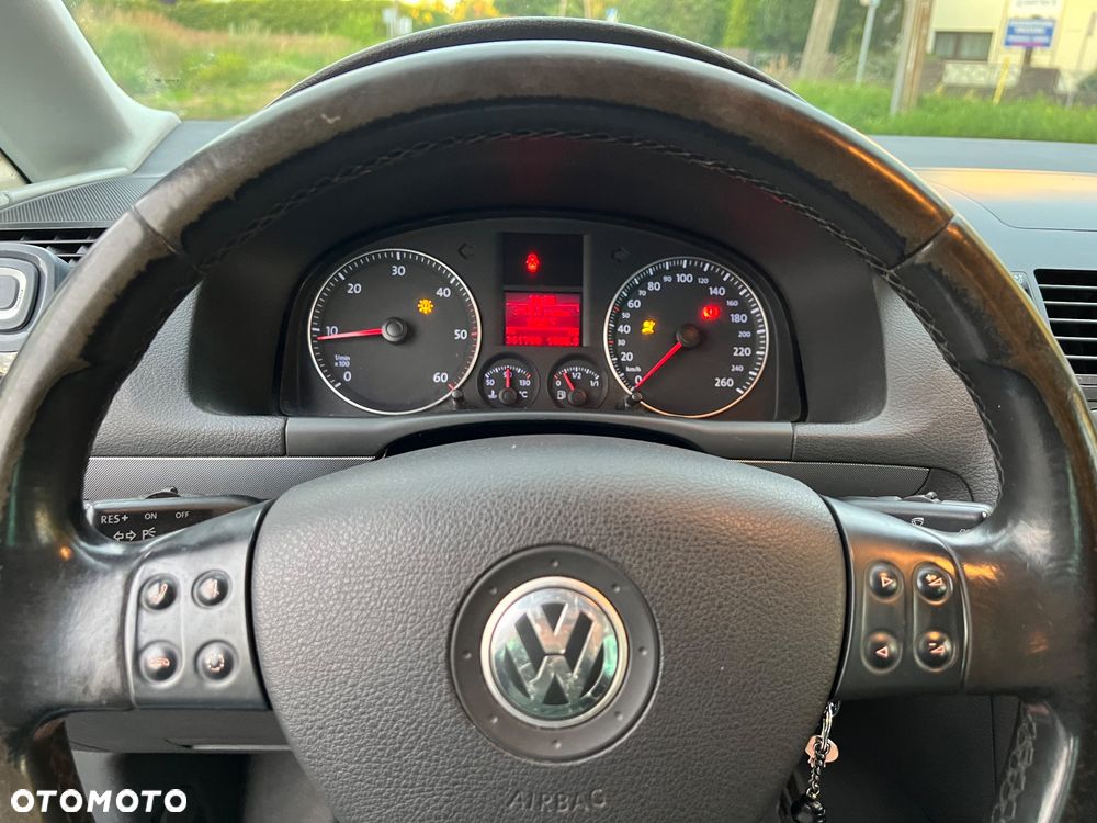 Volkswagen Touran 1.9 TDI Highline - 10