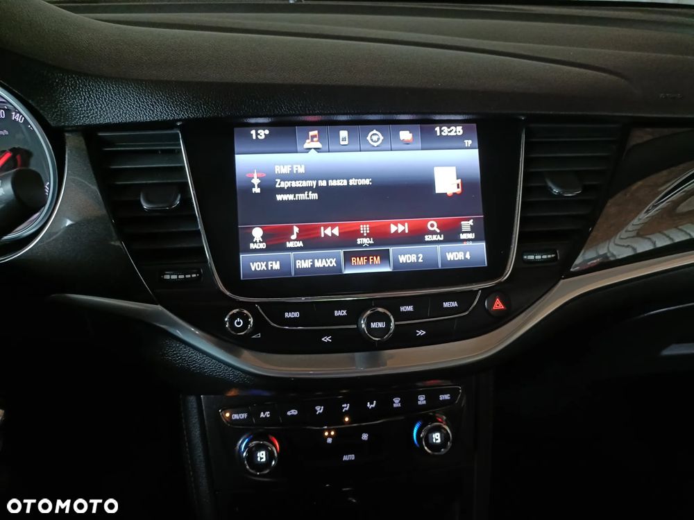 Opel Astra 1.4 Turbo Business - 24