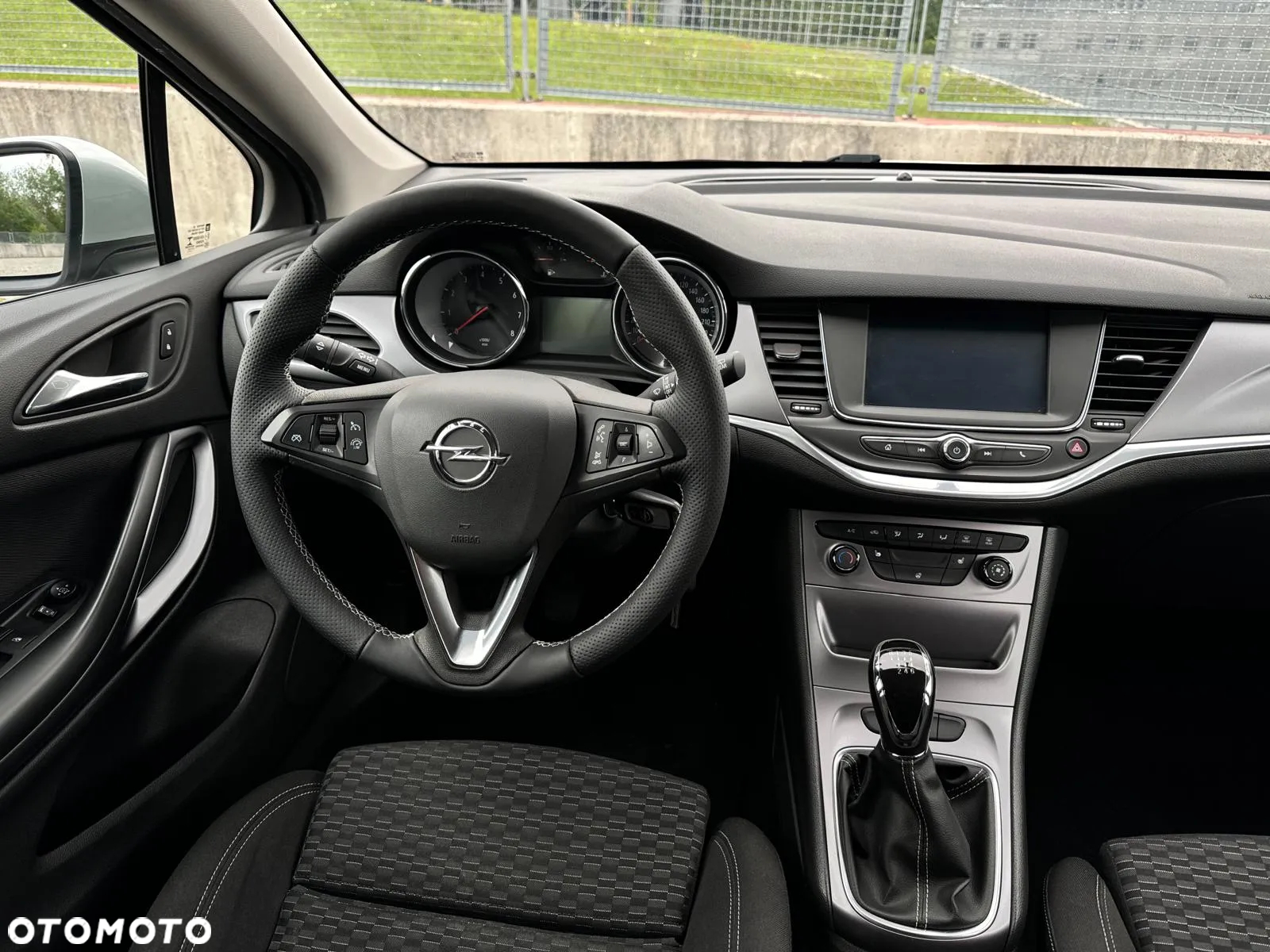 Opel Astra 1.4 Turbo Edition - 29