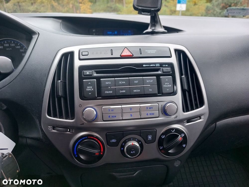 Hyundai i20 - 20
