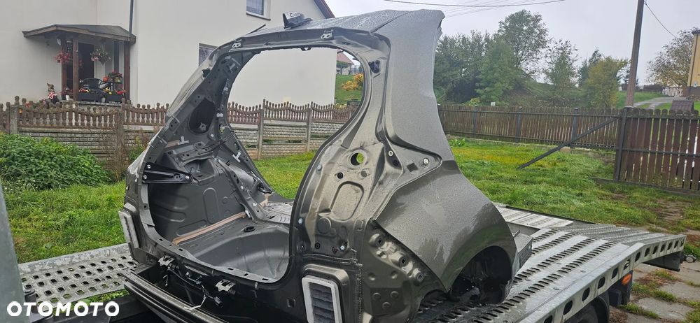 Toyota Yaris IV Blotniki Tył - 1