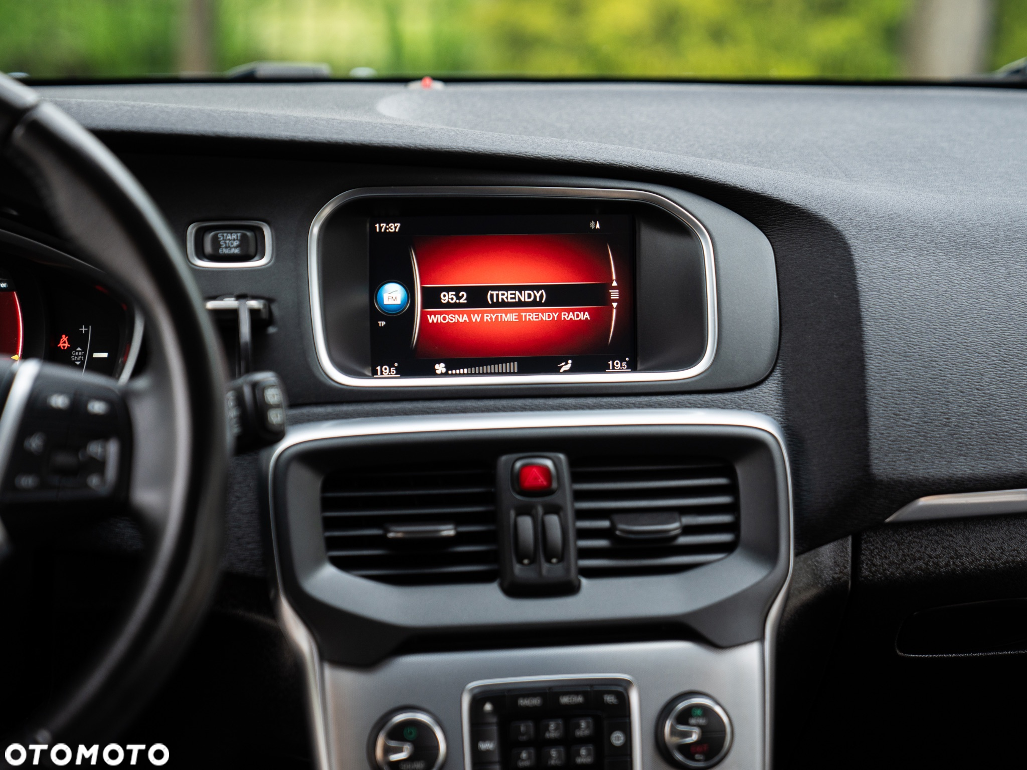 Volvo V40 D2 Drive-E Momentum - 37