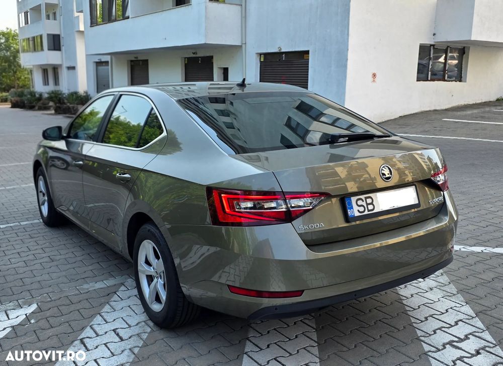 Skoda Superb 2.0 TDI Ambition - 8