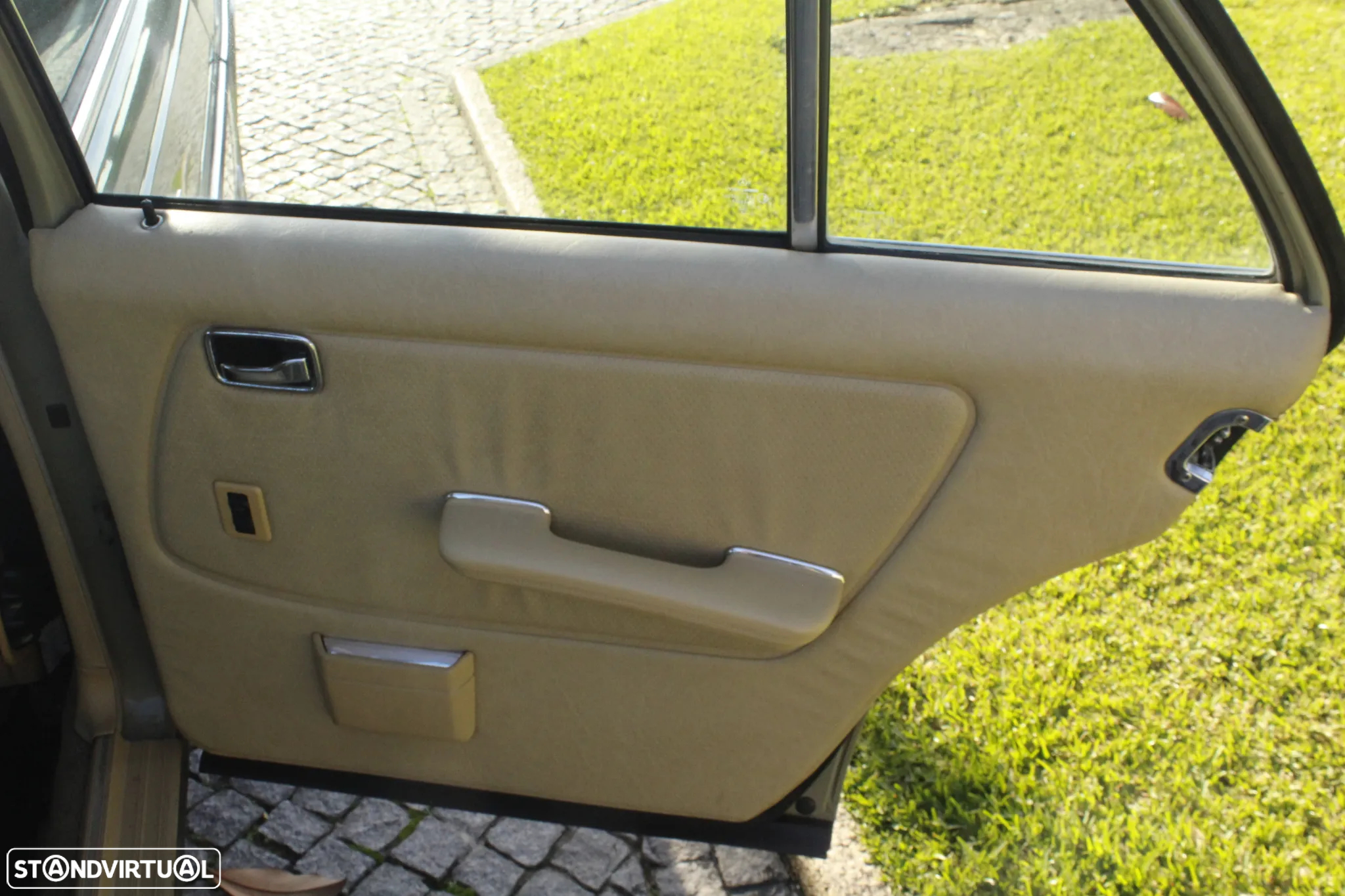 Mercedes-Benz 300 D - 20