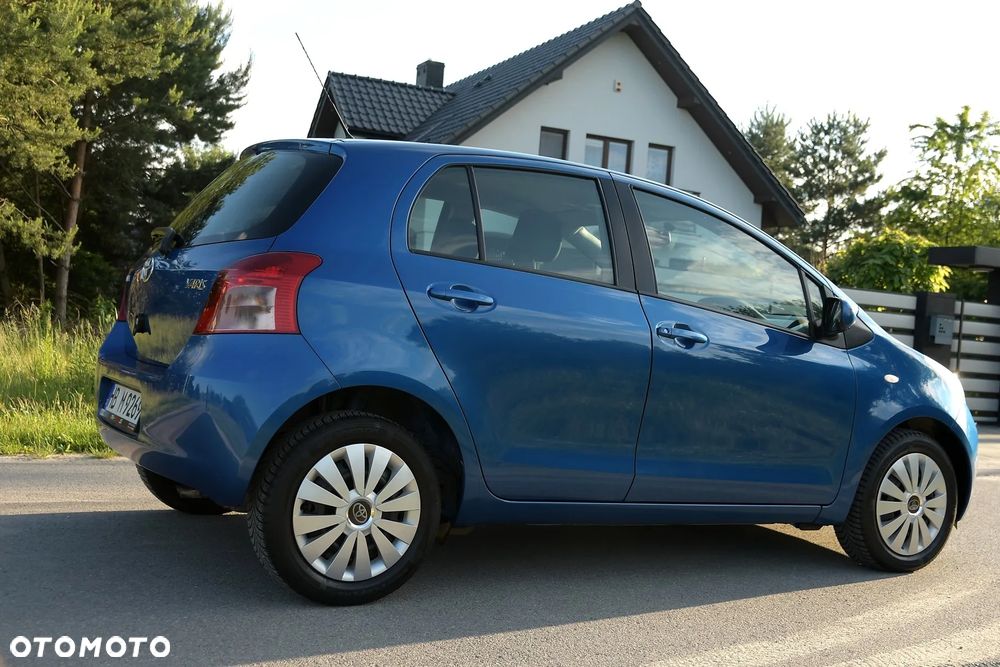 Toyota Yaris 1.0 VVT-i - 10