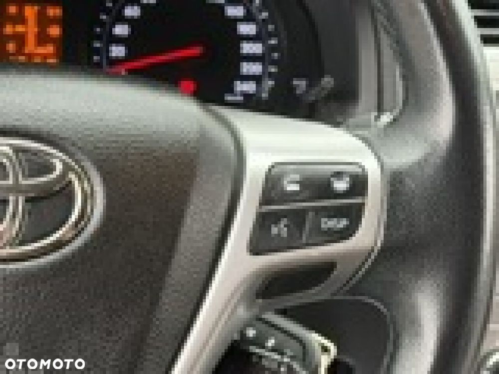 Toyota Avensis 1.8 Executive - 11