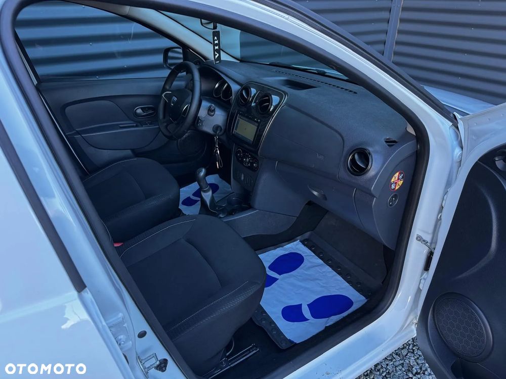 Dacia Sandero 1.2 16V Access EU6 - 17