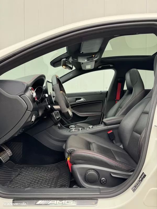 Mercedes-Benz CLA 45 AMG 4-Matic - 24