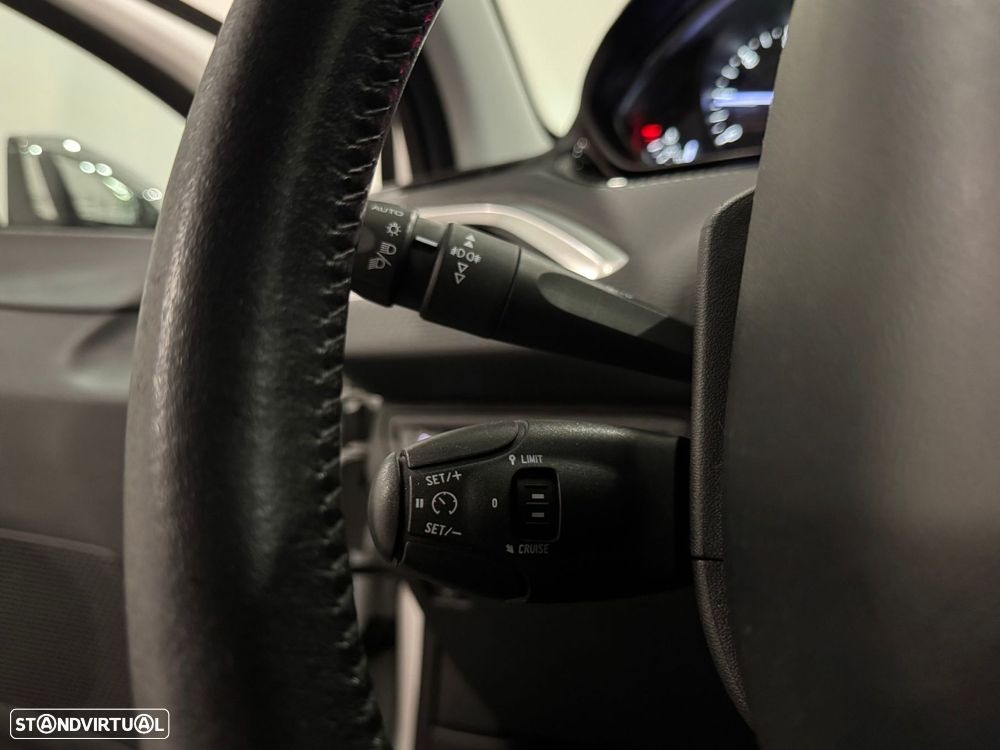 Peugeot 208 1.6 BlueHDi Style - 43