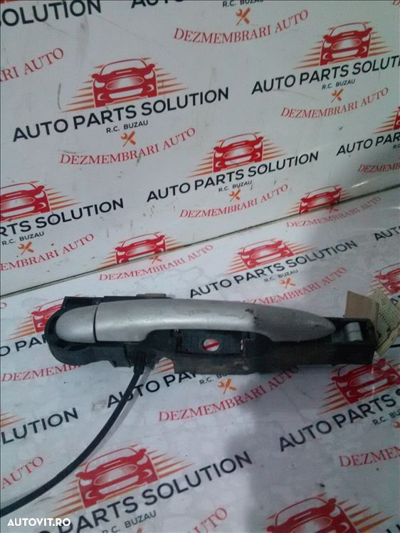 maner exterior usa stanga spate renault clio 3 an fabr. 2009 - 1