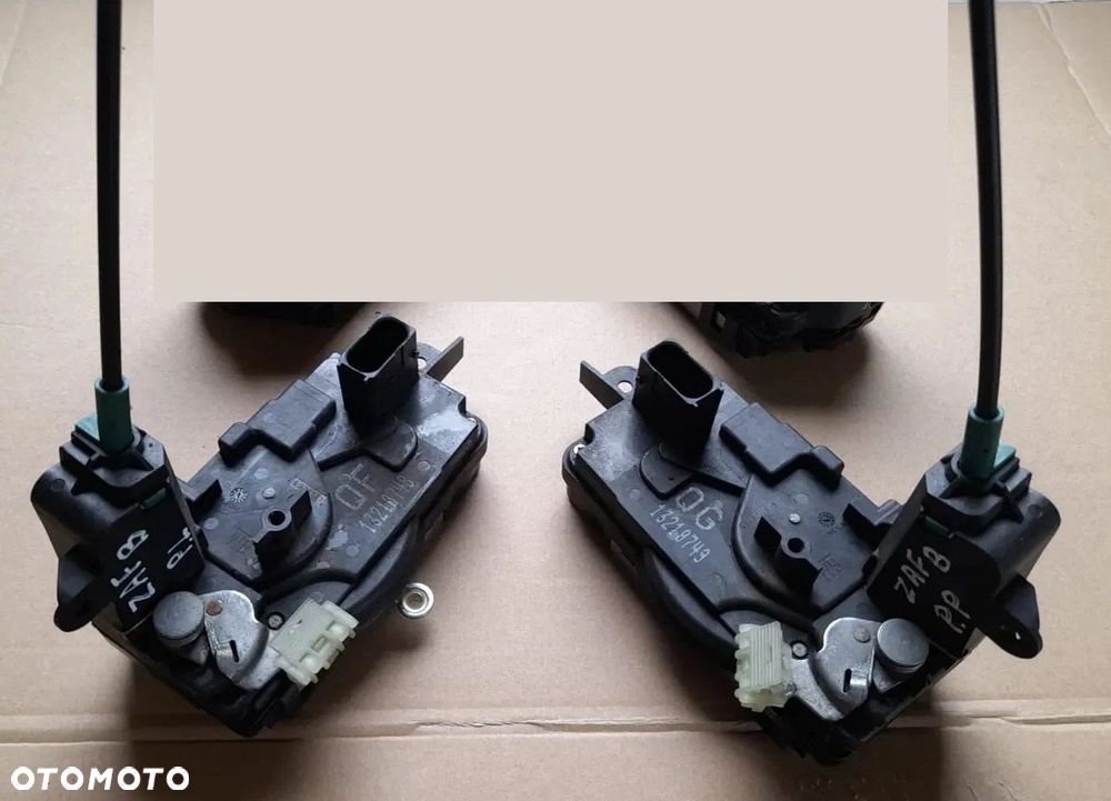 Zafira B zamek drzwi przód przedni Europa Opel - 1