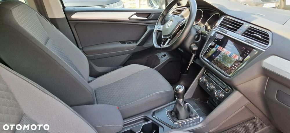 Volkswagen Tiguan - 36