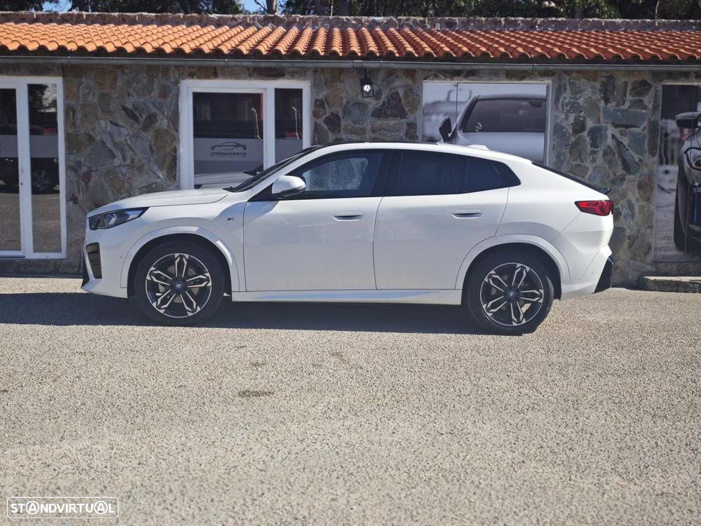 BMW iX2 eDrive20 Pack Desportivo M - 4