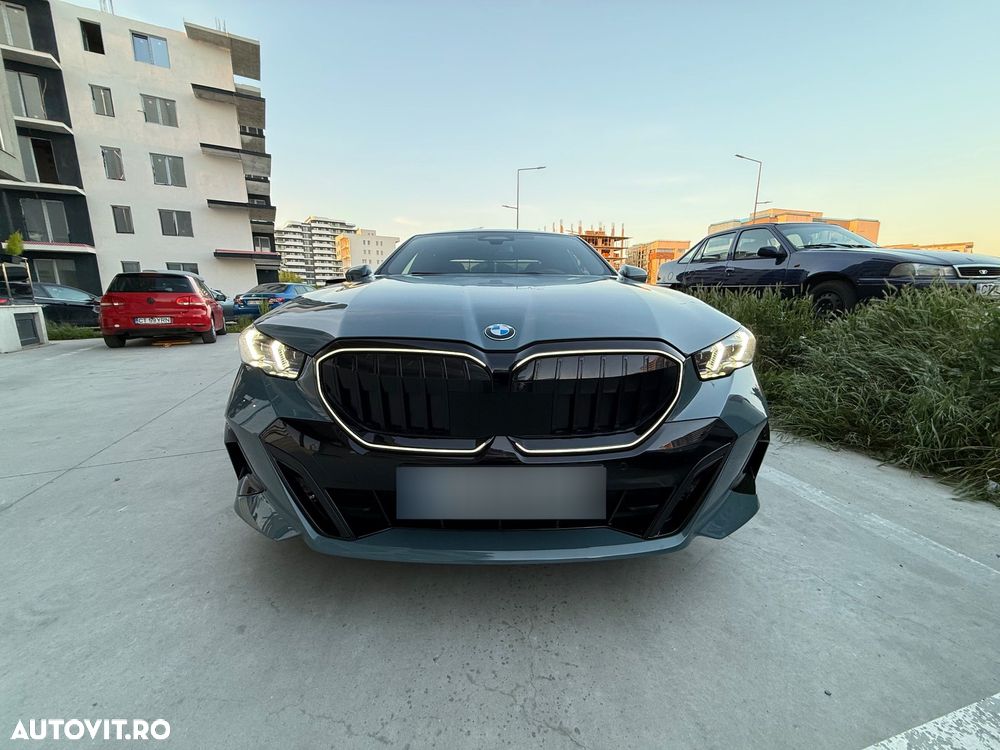 BMW Seria 5 520i AT MHEV - 26