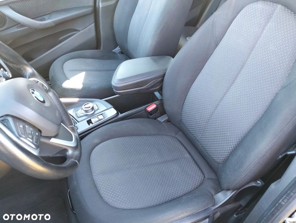 BMW X1 sDrive18d - 9