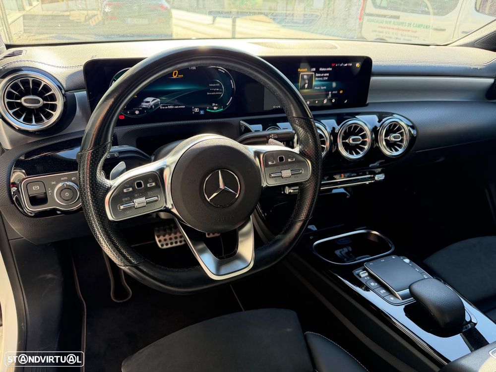 Mercedes-Benz CLA 250 e Shooting Brake AMG Line - 9