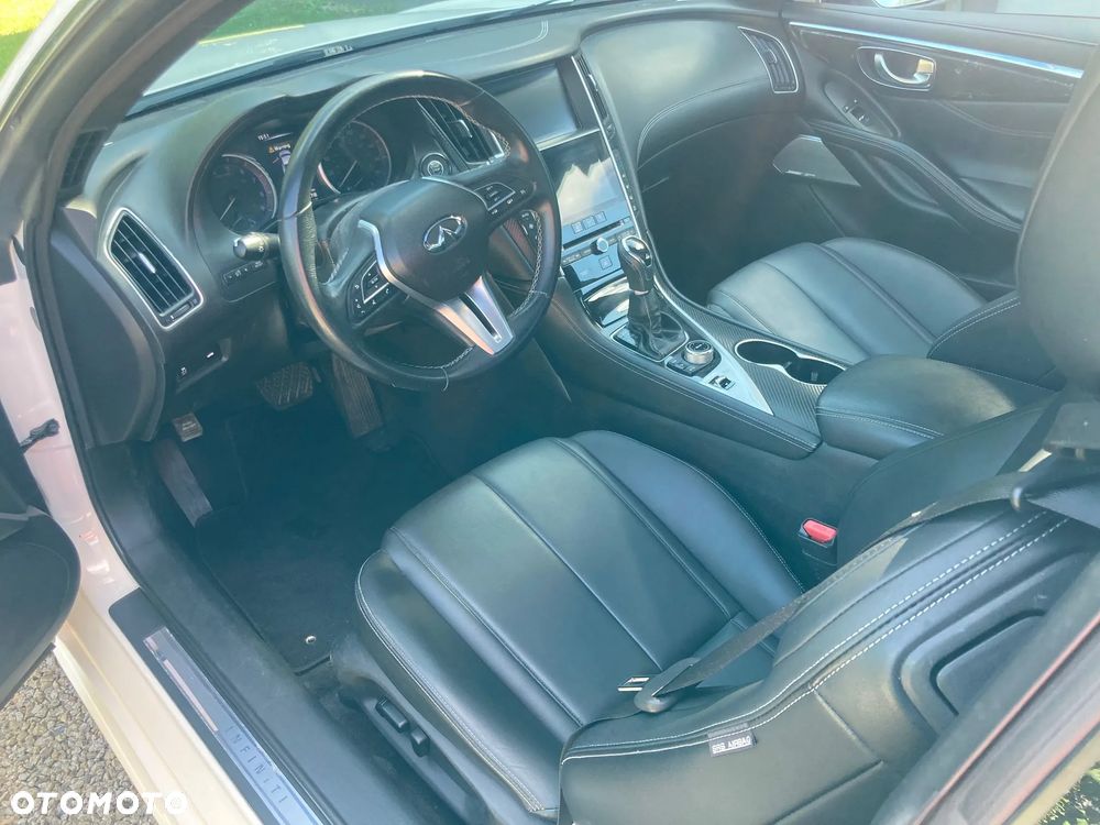 Infiniti Q60 - 12