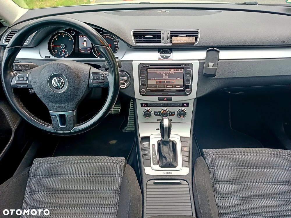 Volkswagen Passat 2.0 TDI 4Motion DSG BlueMotion Tech Highline - 16