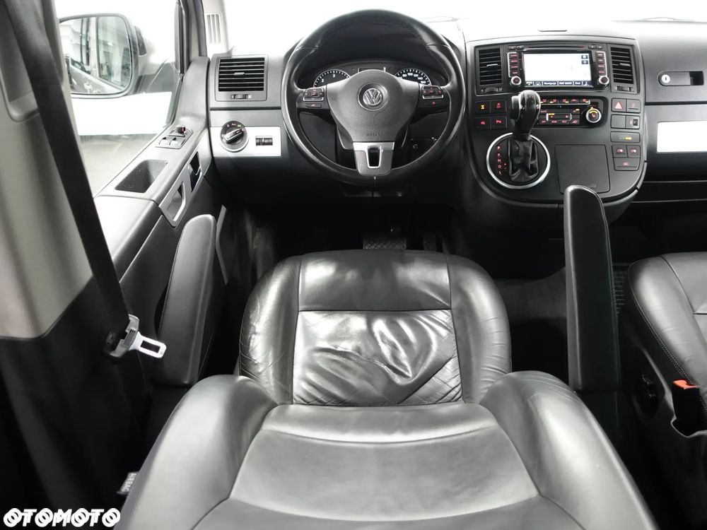 Volkswagen Multivan - 31