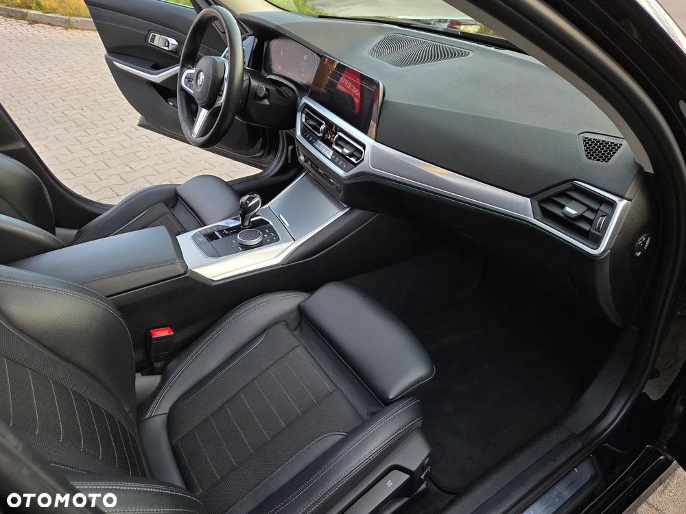 BMW Seria 3 320d Luxury Line sport - 19
