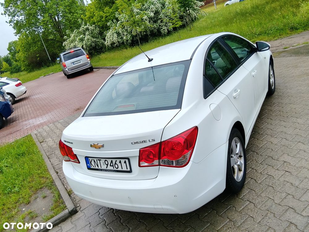 Chevrolet Cruze 1.8 LS - 11