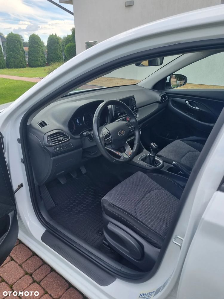 Hyundai i30 1.5 DPI Classic + - 12