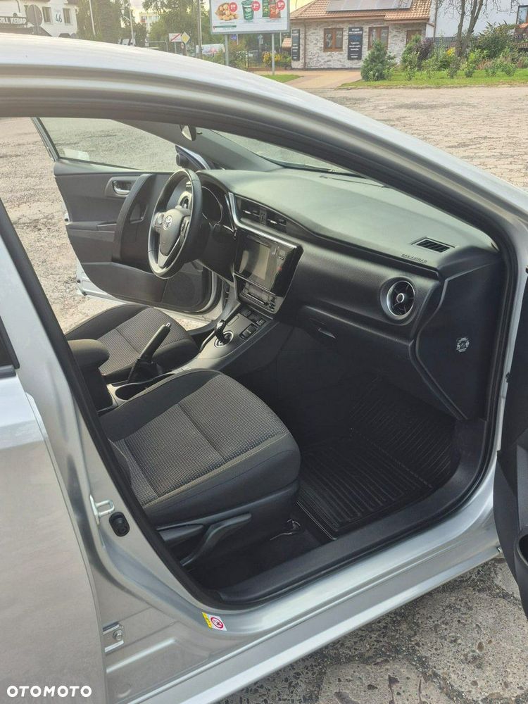 Toyota Auris - 8