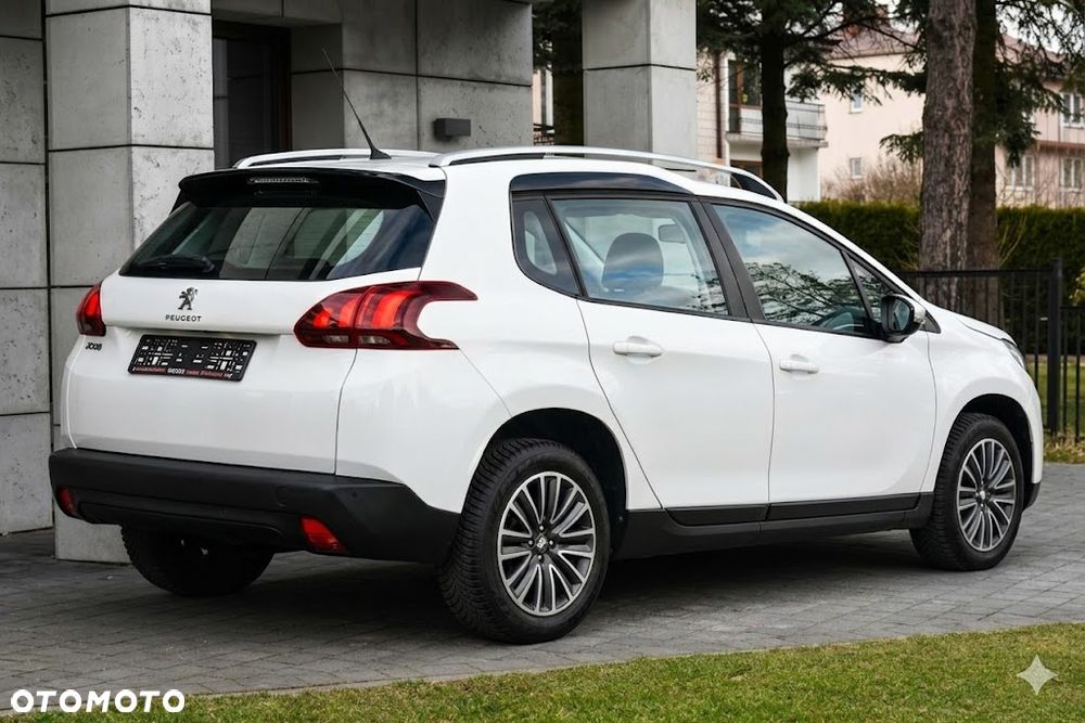 Peugeot 2008 PureTech 110 Stop&Start EAT6 Crossway - 4