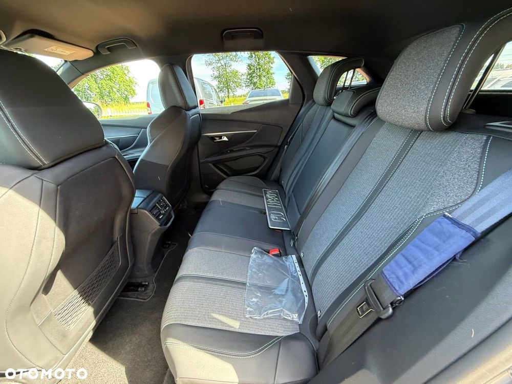 Peugeot 3008 1.2 PureTech Allure Pack S&S EAT8 - 11