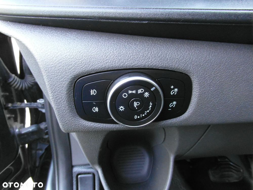 Ford TRANSIT CUSTOM SPORT - 26