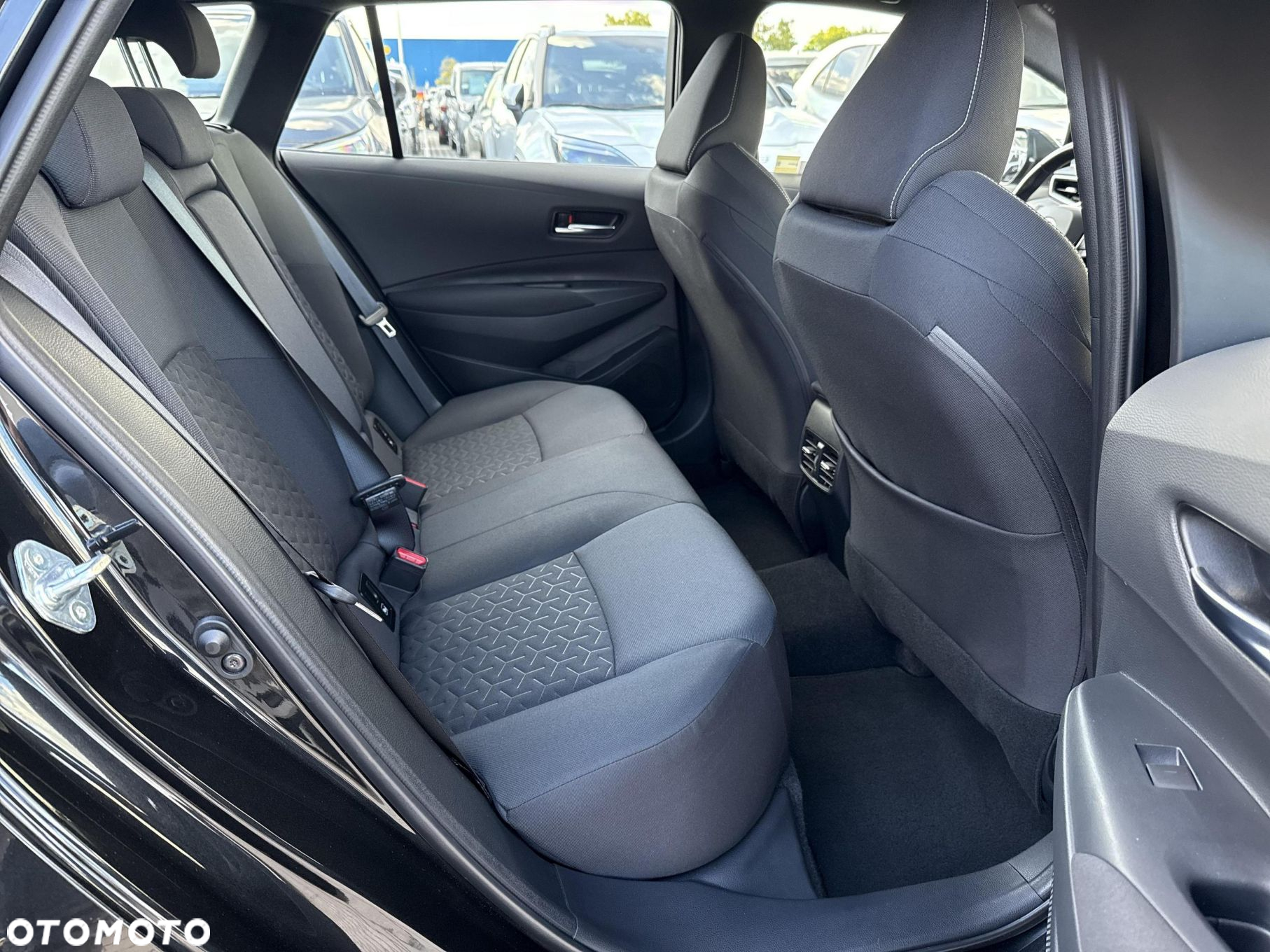 Toyota Corolla - 10