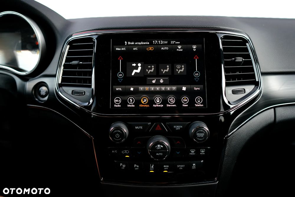 Jeep Grand Cherokee - 27