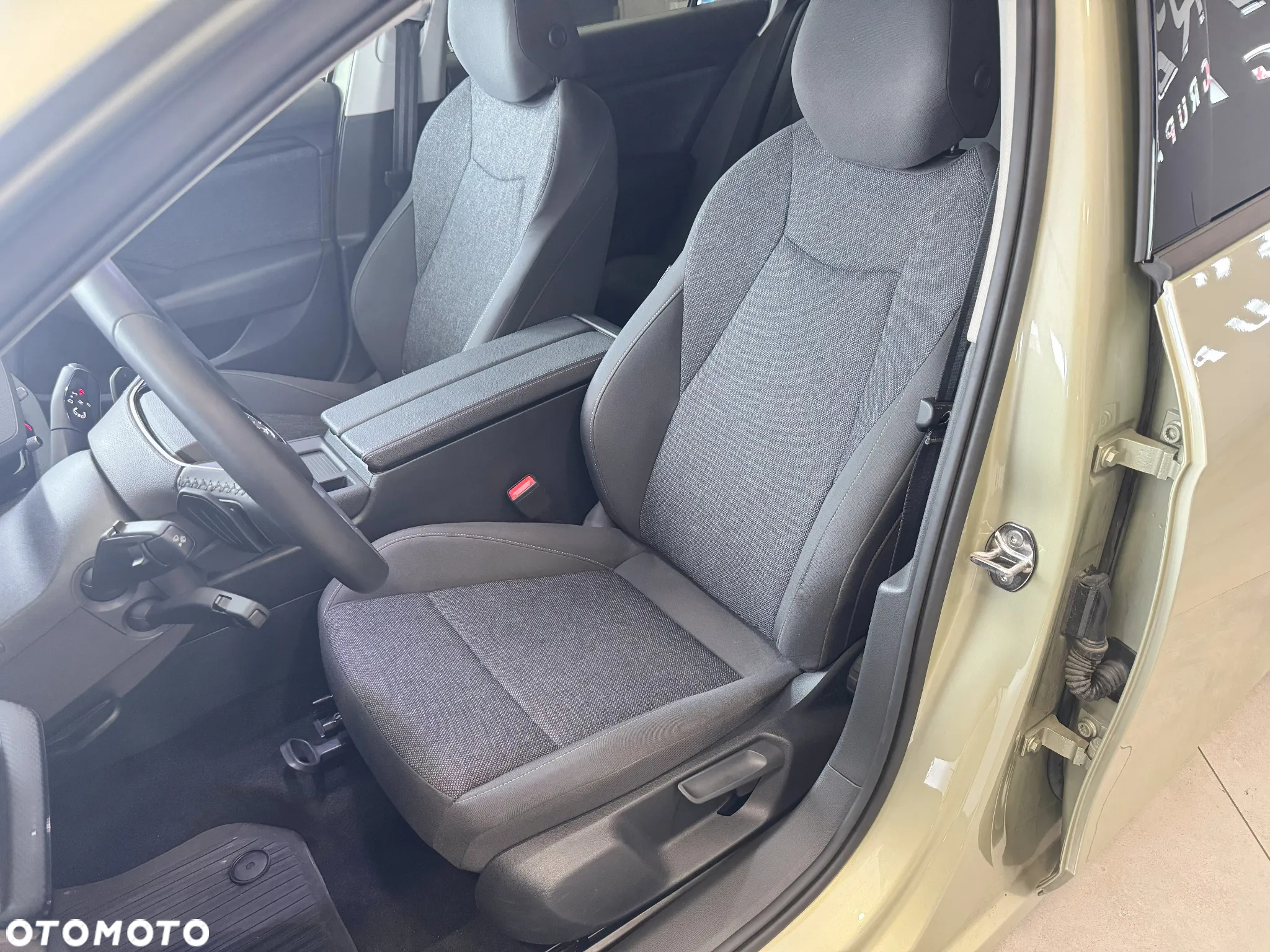 Skoda Superb 2.0 TDI SCR Essence DSG - 19