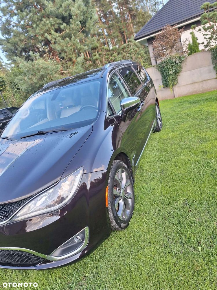 Chrysler Pacifica - 15